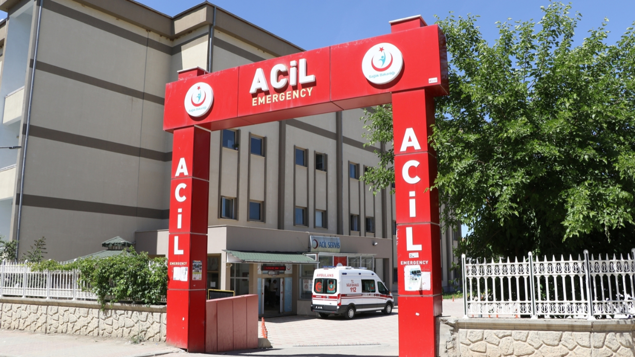 Doktorun poliklinik kapısına astığı not olay oldu!