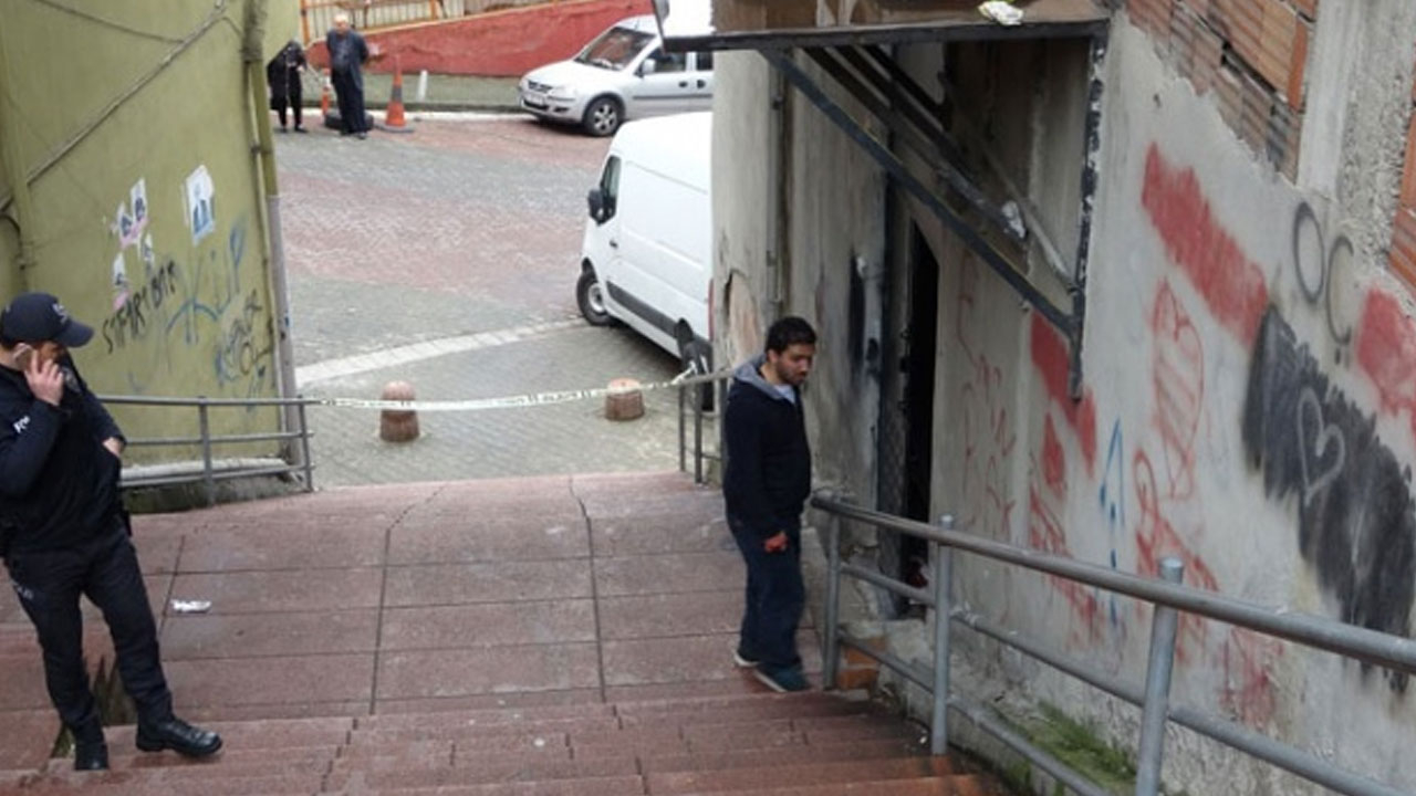 Bir elinde çiçek diğer elinde silahla dehşet saçtı
