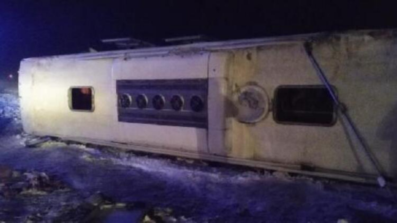 Kayseri'de yolcu otobüsü devrildi! 23 yaralı....