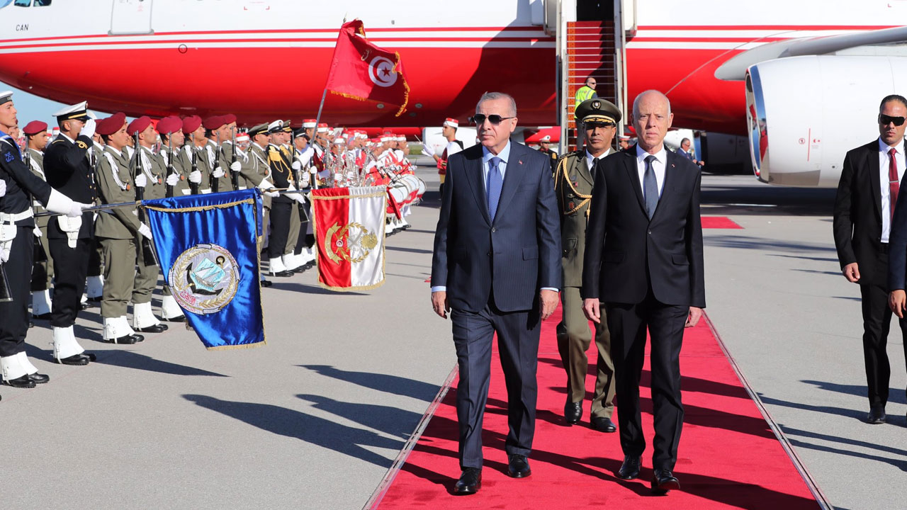 Cumhurbaşkanı Erdoğan'dan Tunus'a sürpriz ziyaret