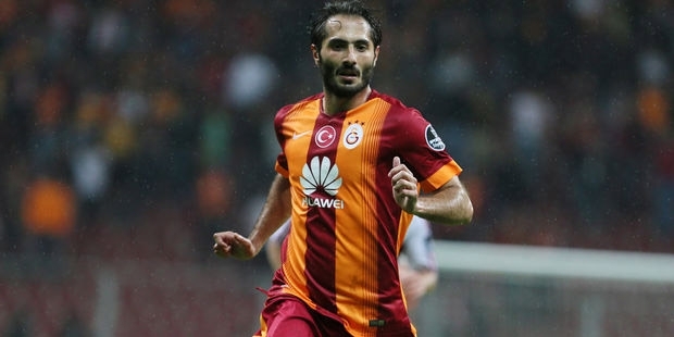 Hamit Altıntop kendi takımına karşı resmi maçta oynuyor!