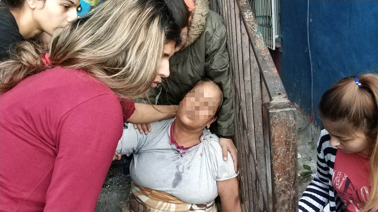 Evi yakma suçlamasıyla gözaltına alındı...