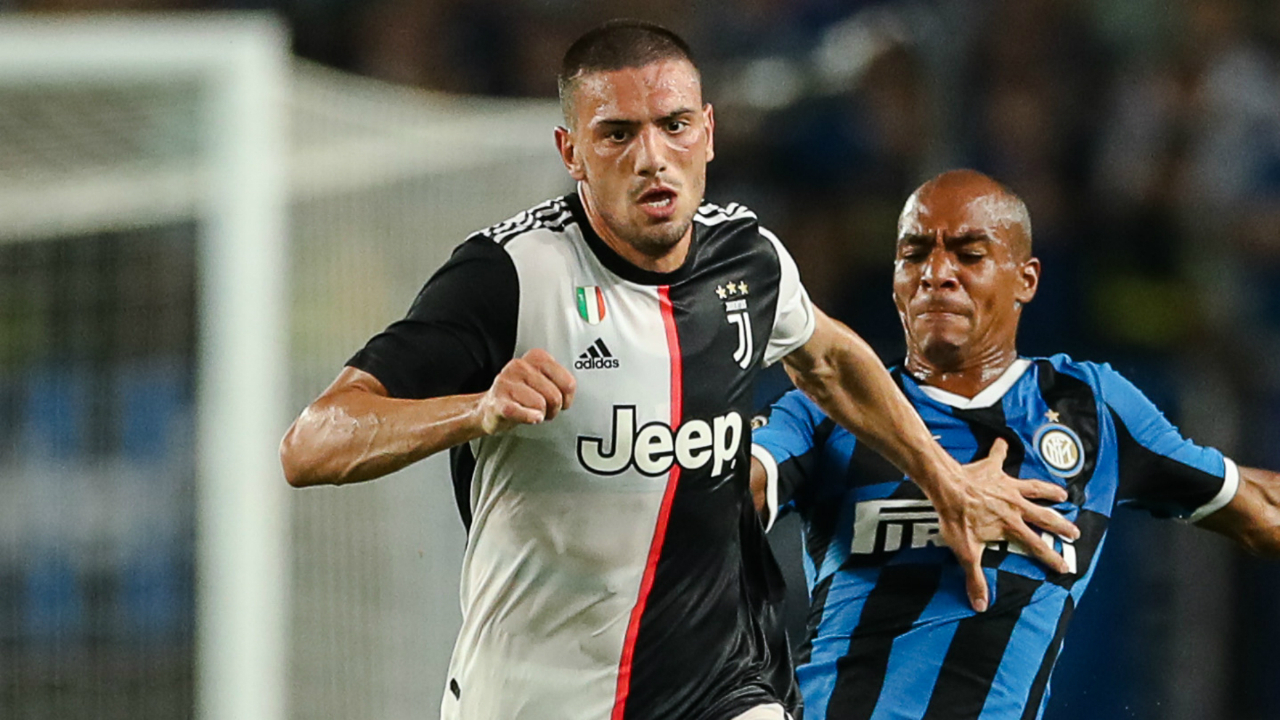 Merih Demiral'dan aile ziyareti!