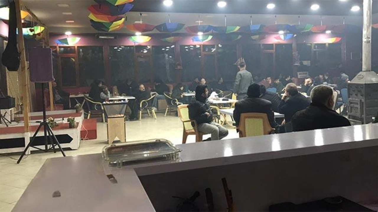 Jandarma düğün salonunu bastı! 102 gözaltı...
