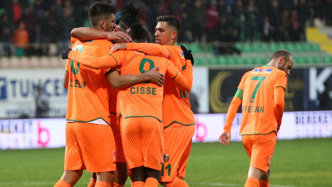 Alanyaspor, Konyaspor'u 2-1 yendi!