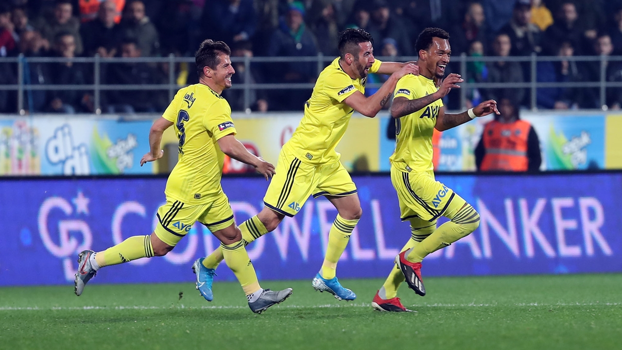Fenerbahçe, Çaykur Rizespor'u 2-1 mağlup etti!