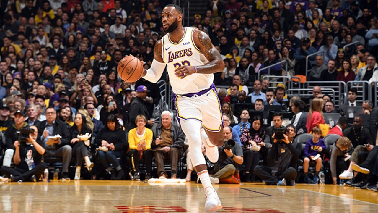 LeBron James tarih yazmaya devam ediyor!