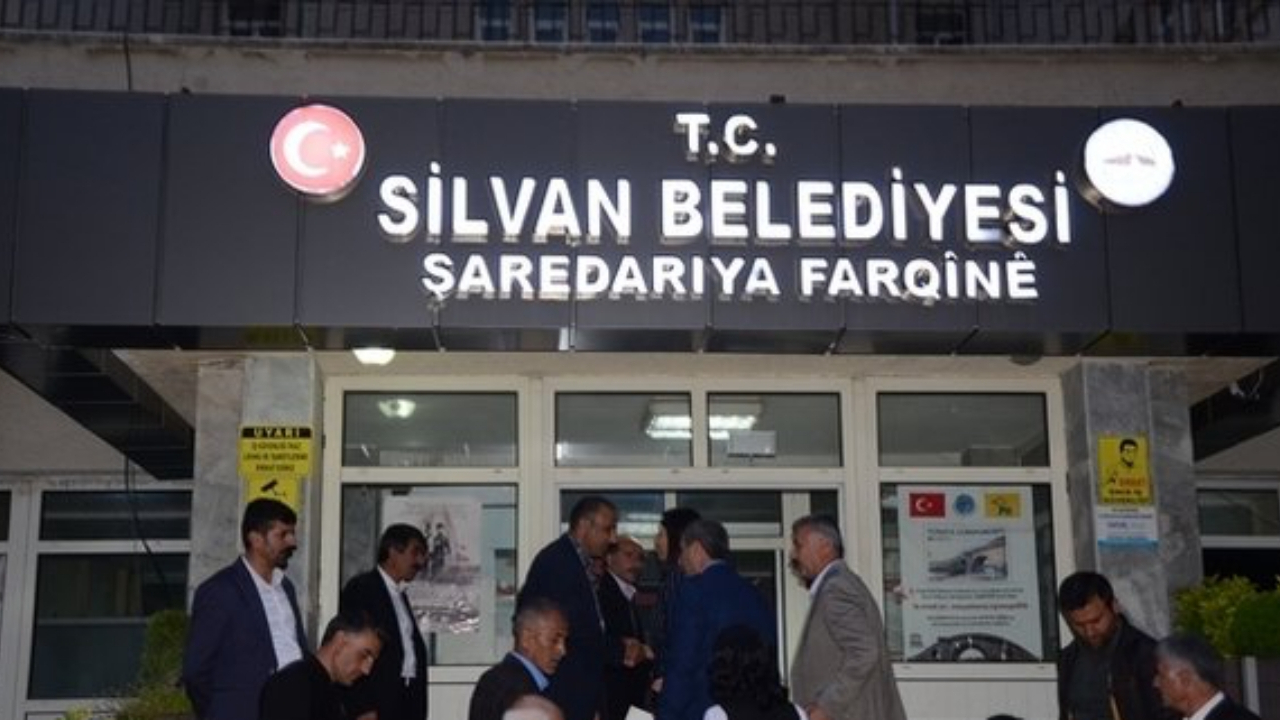 HDP'li Silvan Belediyesi 5 mühendisin işine son verdi
