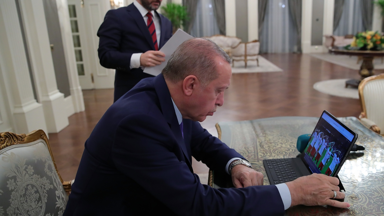 Erdoğan, Yılın Fotoğrafları oylamasına katıldı...