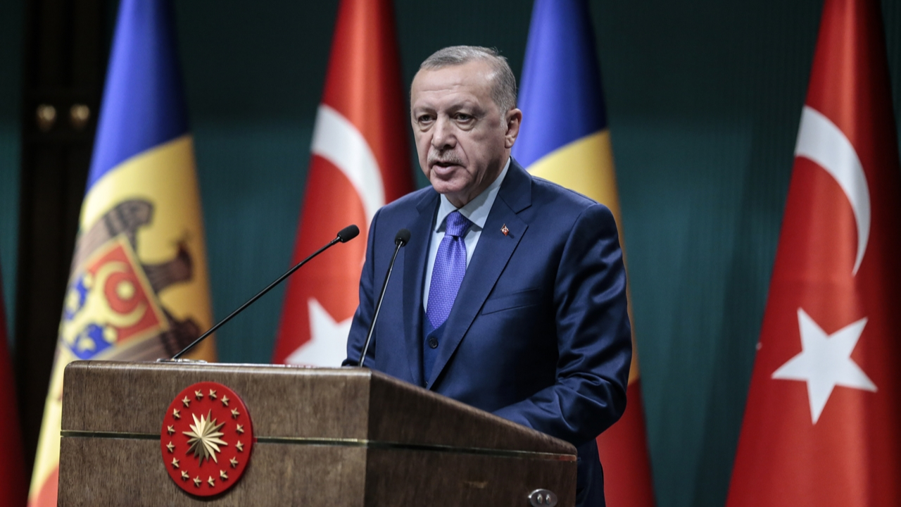 Erdoğan'dan Moldova'ya FETÖ okulları çağrısı...