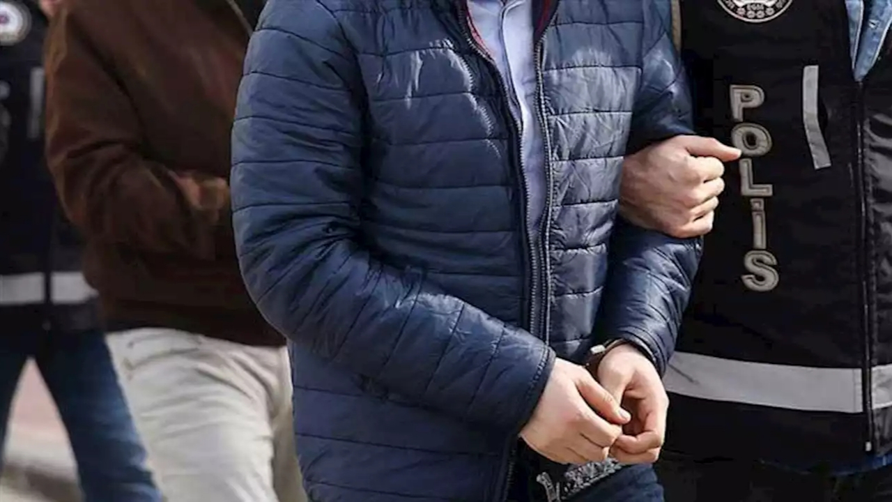 Arnavutluk'ta yakalanan FETÖ'cü Türkiye'ye getirildi!