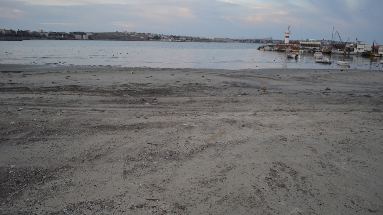Tekirdağ'da deniz 30 metre çekildi...