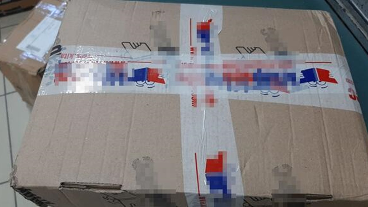 Kargo paketinde yer alan yol tarifi görenleri şaşırttı!