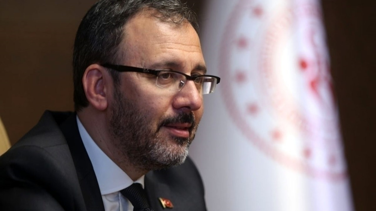 Bakan Kasapoğlu: Tüm dünyaya ders vermeye devam edeceğiz!