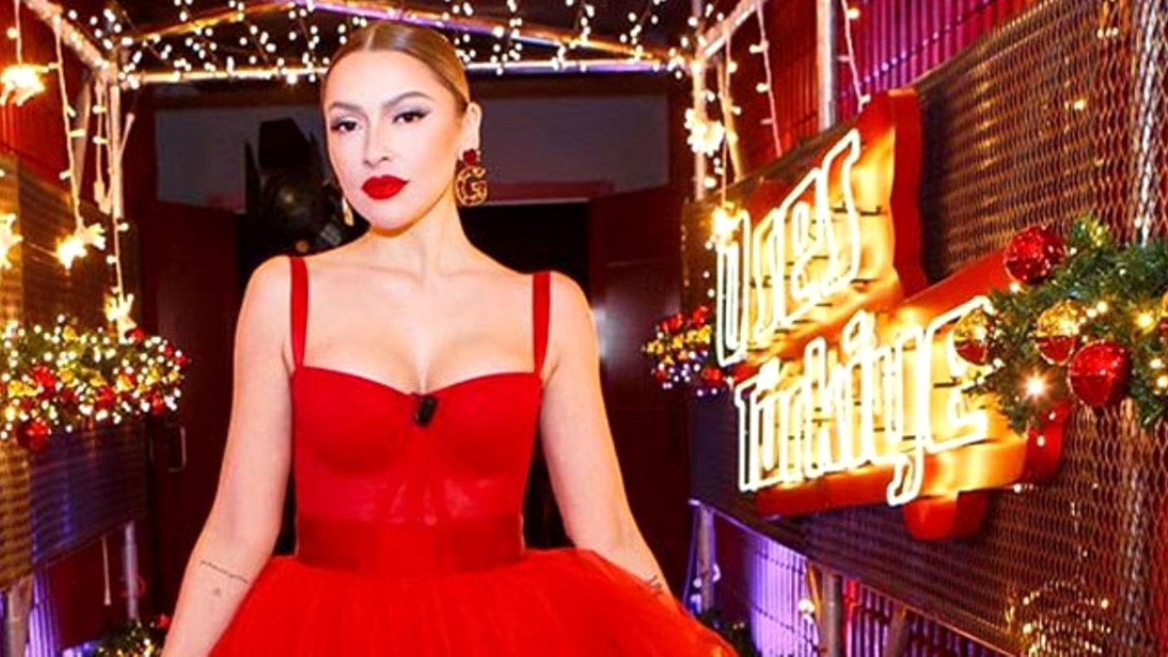 Hadise: Edepsizlik sizin kafanızda!