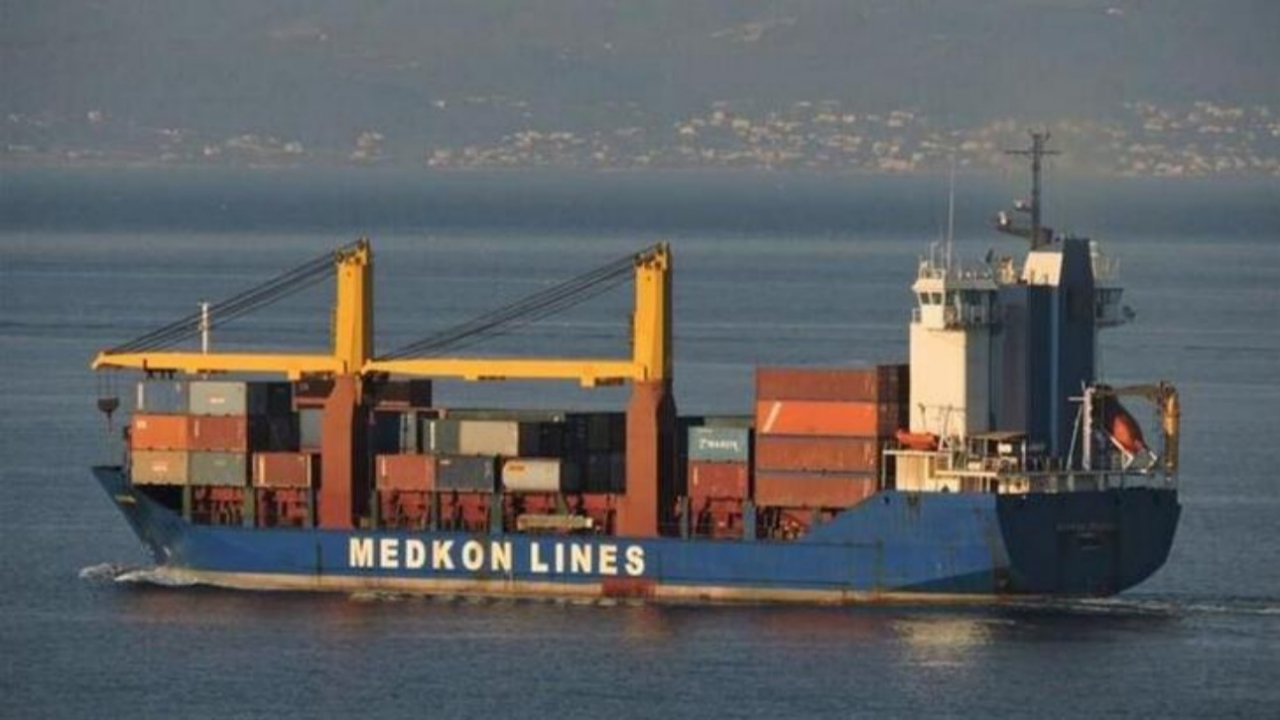 Marmara'da fırtına! Konteynerler denize düştü...