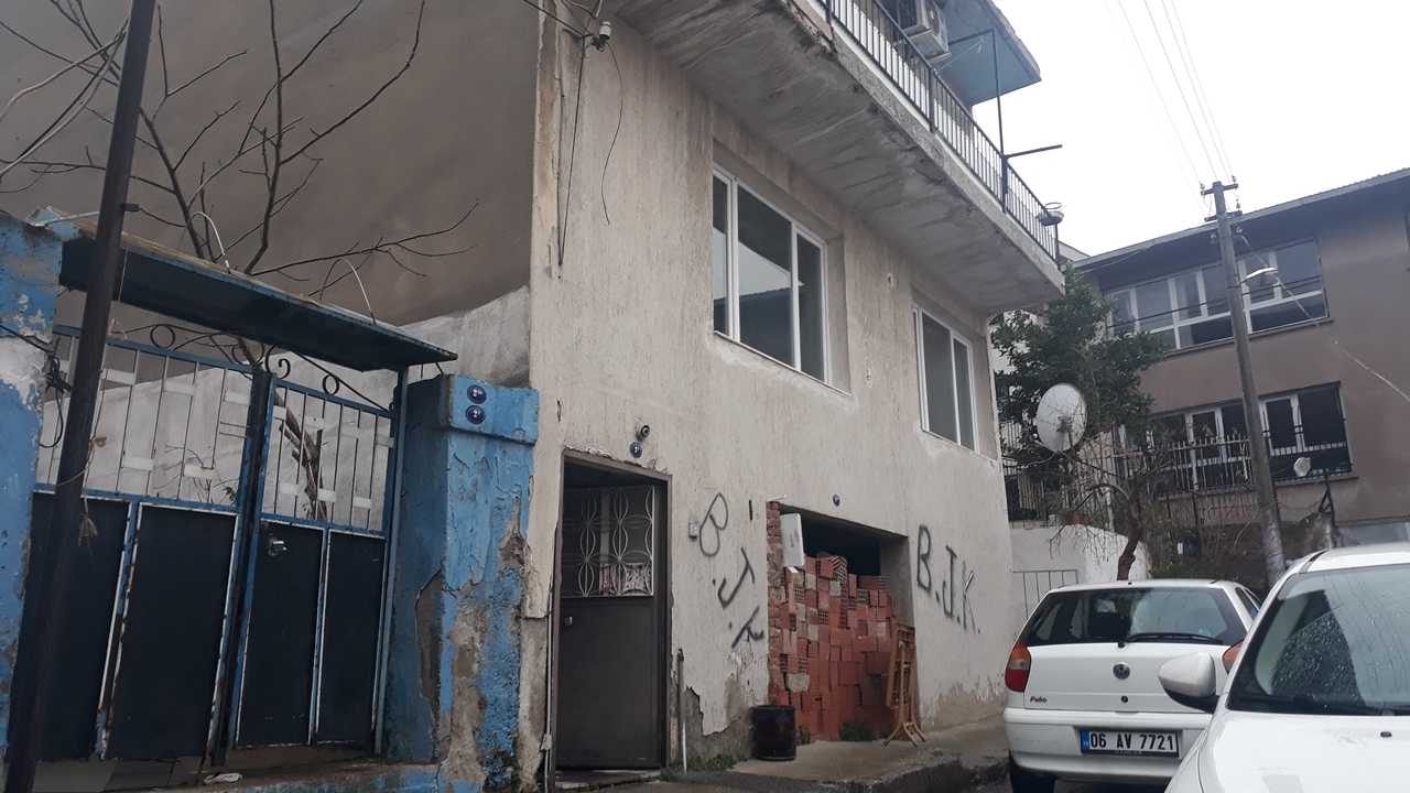 Yaşlı çiftin cansız bedenleri bulundu...