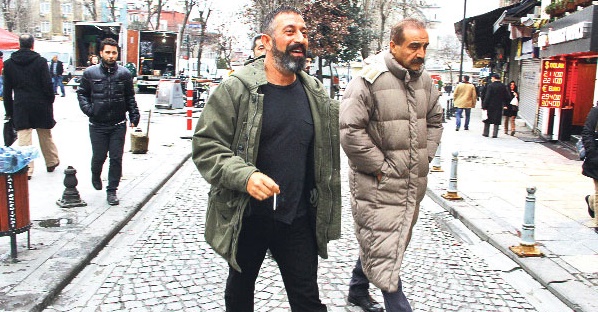 Omurgasızlar!.. Yılmaz Erdoğan ve Cem Yılmaz'a ağır eleştiri