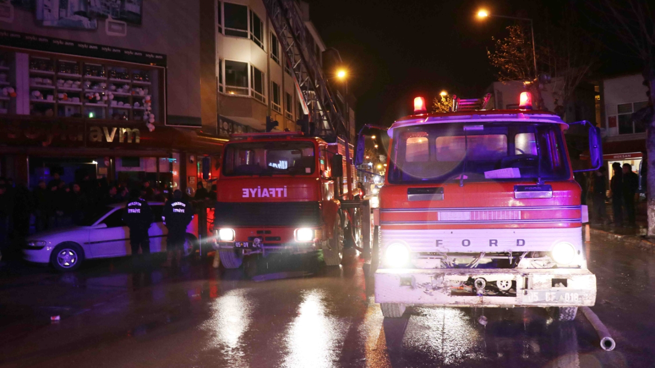 AVM'de yangın faciası: 2 ölü...
