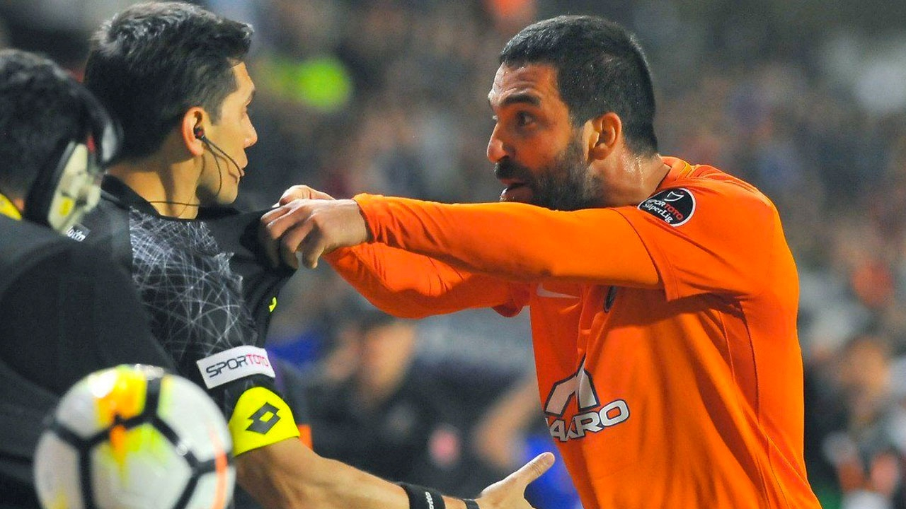 Arda Turan, İngiltere'de manşetlerde!