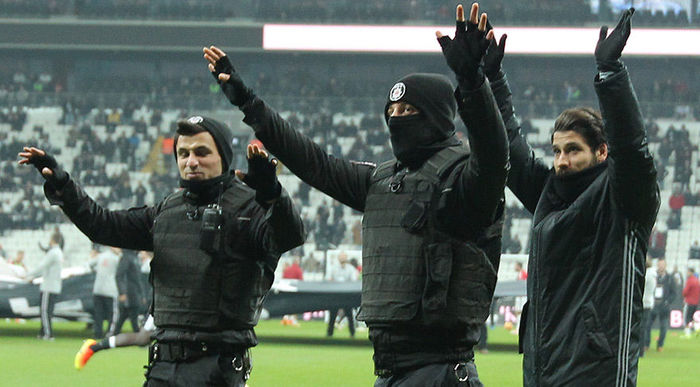 Polis Vodafone Arena’da üçlü çektirdi