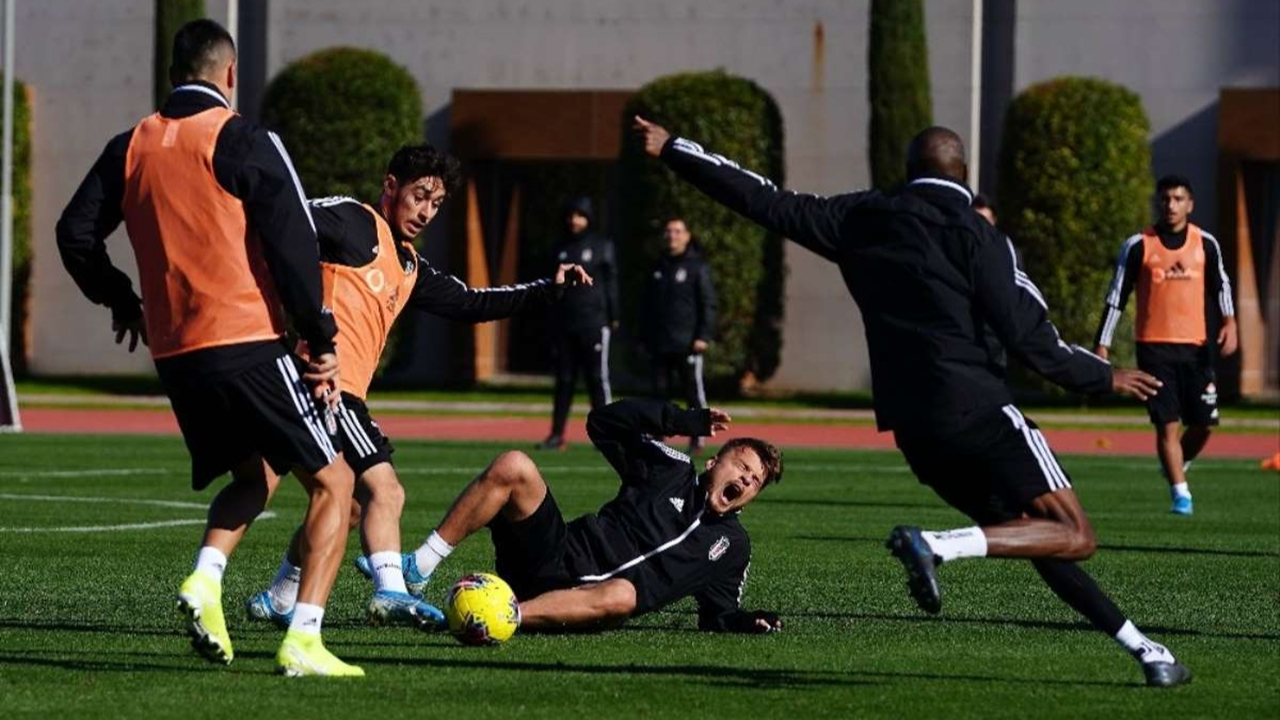 Beşiktaş'ta şok sakatlık!