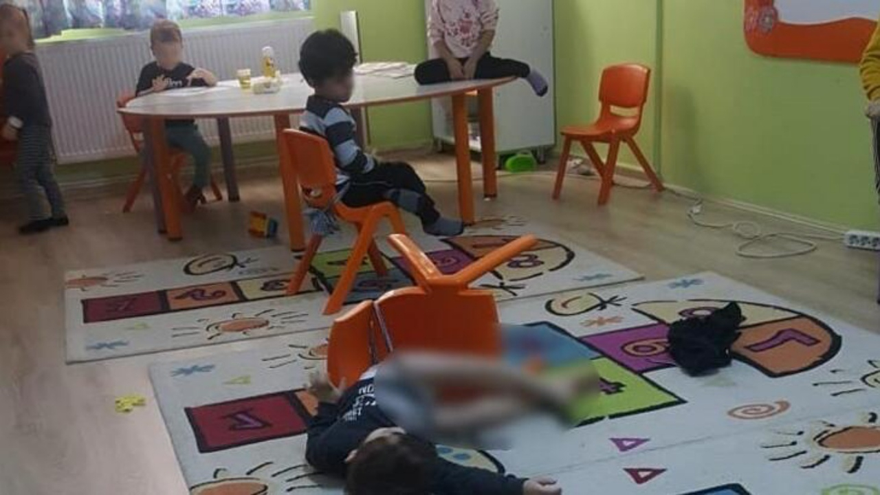 Anaokulunda korkunç görüntü! Yarı çıplak ve bağlı...