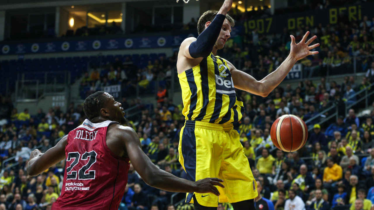 Fenerbahçe Beko'da Vesely 8 sayıyla parkeye döndü!