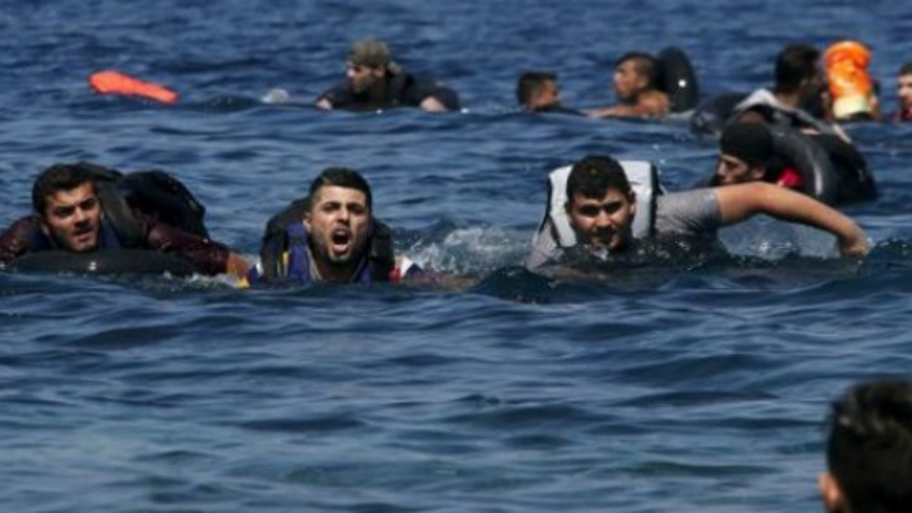 Yunanistan açıklarında göçmen teknesi battı: En az 12 ölü!