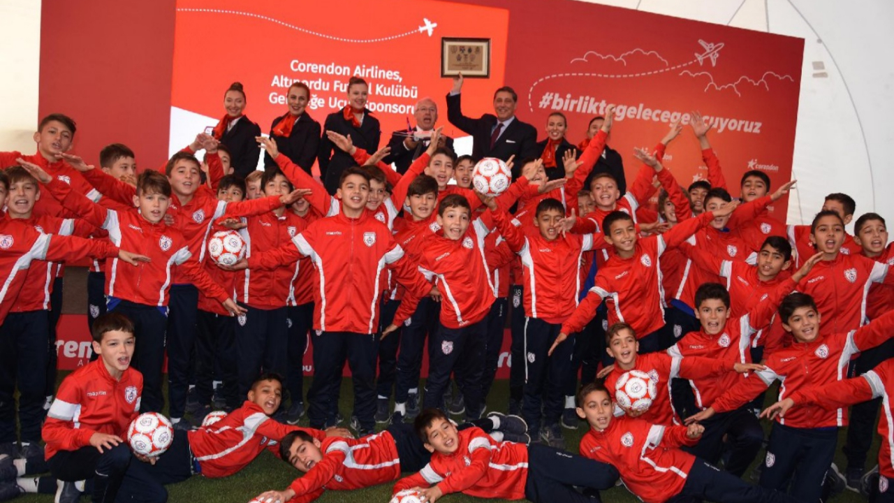 Corendon Airlines, Altınordu'ya sponsor oldu!