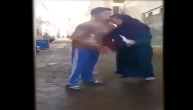 Oğluna kafa atan anne sosyal medyayı salladı!