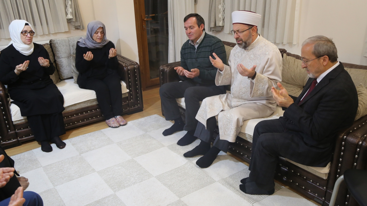 Ali Erbaş'tan Ceren Özdemir'in ailesine ziyaret!