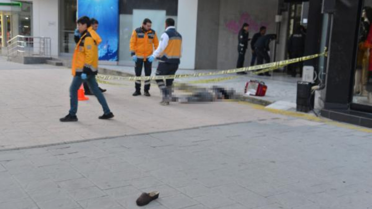 Adana'da 10'uncu kattan düşen kadın öldü!