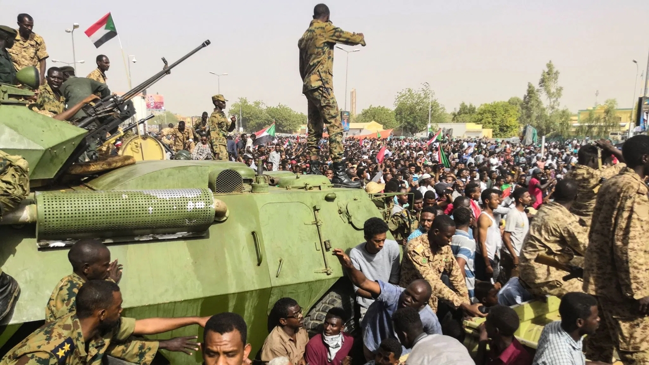 Sudan'da darbe girişimi iddiası...