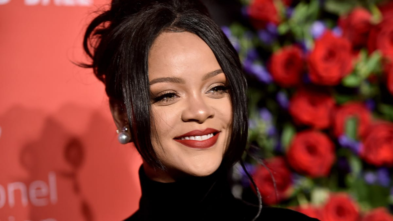 Rihanna’dan çok konuşulacak pozlar!