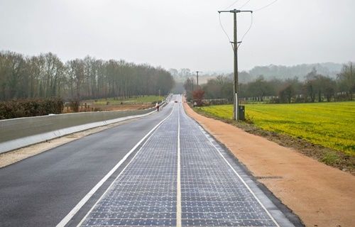 Dünyanın ilk elektrik üreten yolu!