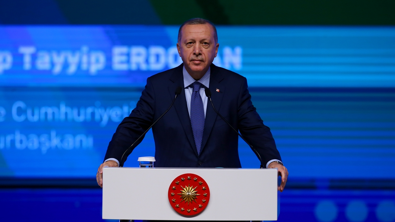 Cumhurbaşkanı Erdoğan: Şovmenlerin maskesi düşmeye başladı