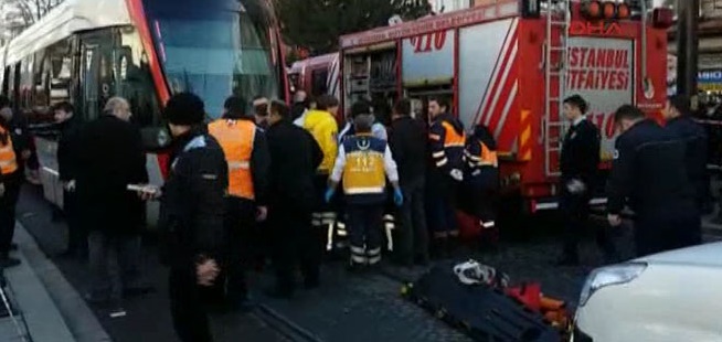 İstanbul'da tramvay kazası! 1 kişi öldü, seferler durdu