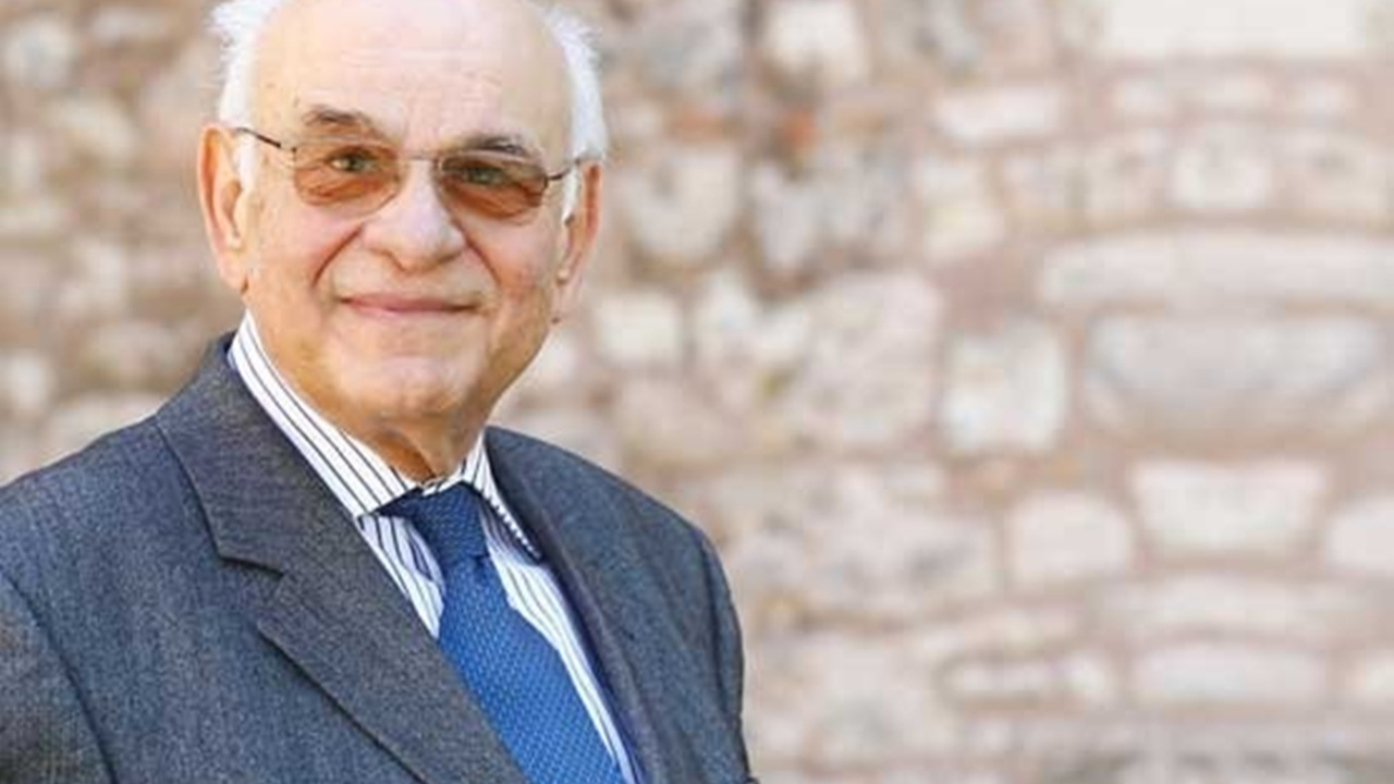 Uğur Derman: "Gelenekli sanatlar 'basübadelmevt'e kavuşmuştur"
