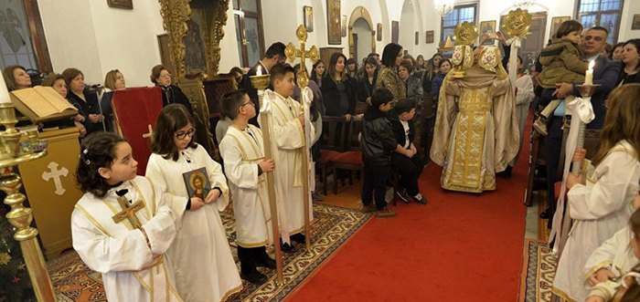 Noel ayininde şehitler için dua