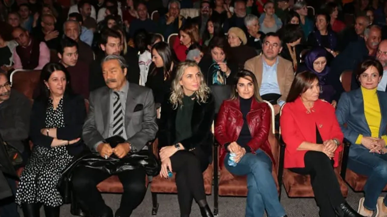 Nedim Şener atlanılan detayı yazdı: Fotoğraftaki 5. kadın...