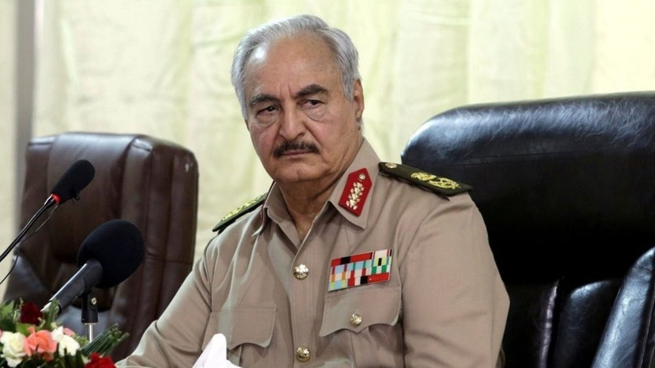 Darbeci Hafter soluğu Atina'da aldı...