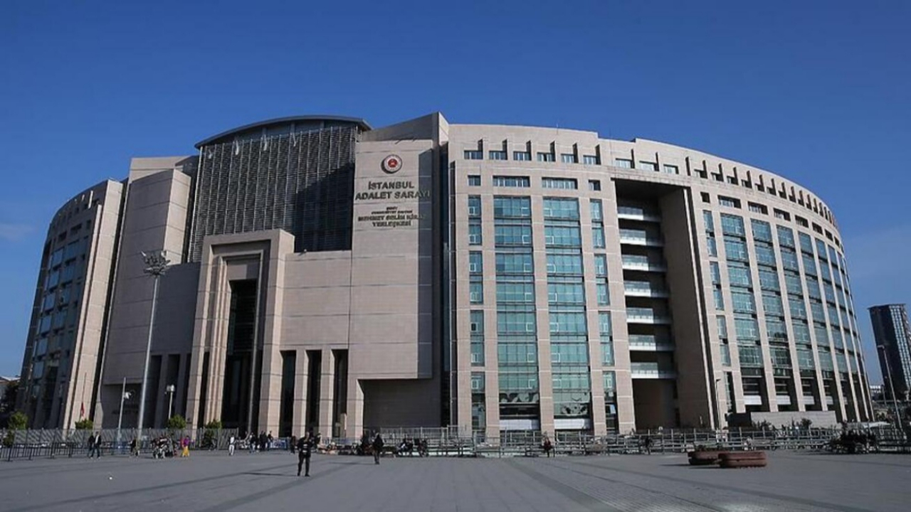 FETÖ borsası davasında iki savcıya ihraç!