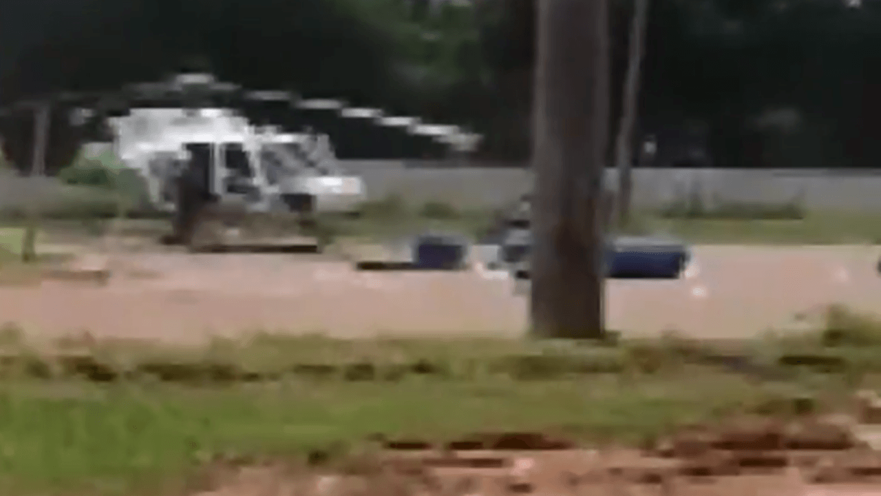Brezilya'da yola inen helikoptere kamyon çarptı
