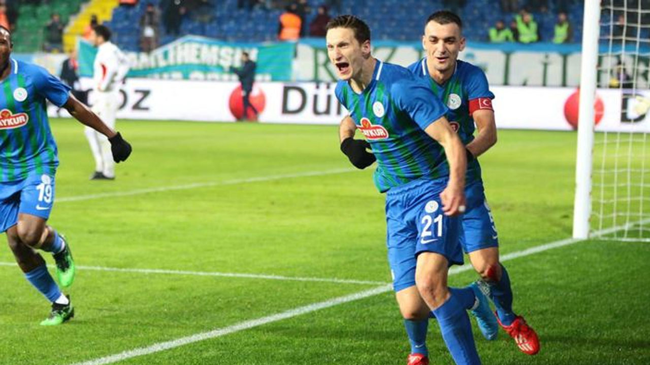Çaykur Rizespor ikinci yarı açıldı!