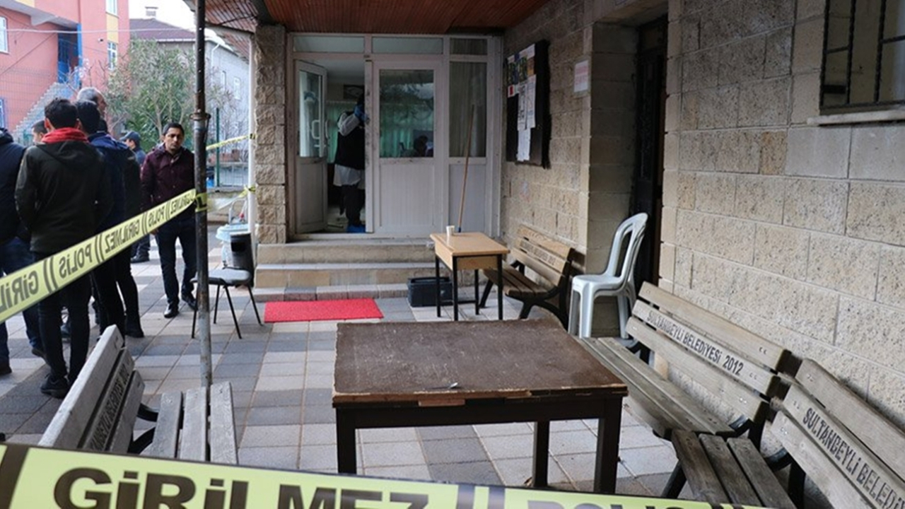 Sultanbeyli'de cemevine çirkin saldırı...