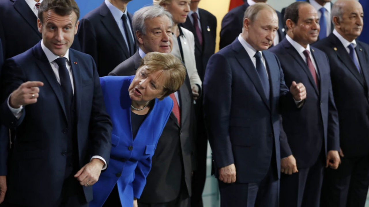 Merkel ve Macron, 'kaybolan' Putin'i aradı!