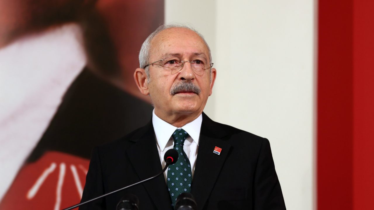 Akşam yazarı Kılıçdaroğlu’na yüklendi: Senden daha iyi siyasi ayak mı olur!