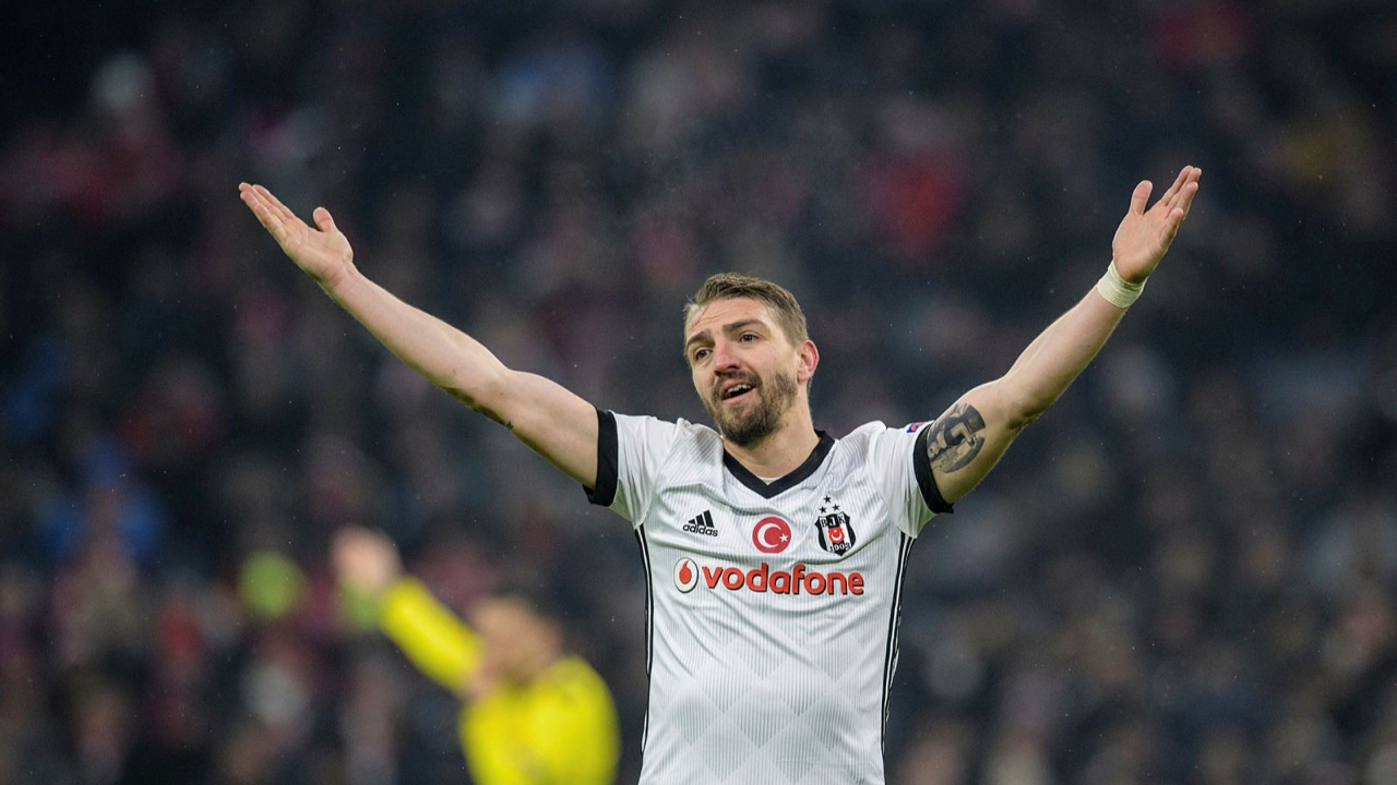 Caner Erkin, Yunan ekibinin kıskacında