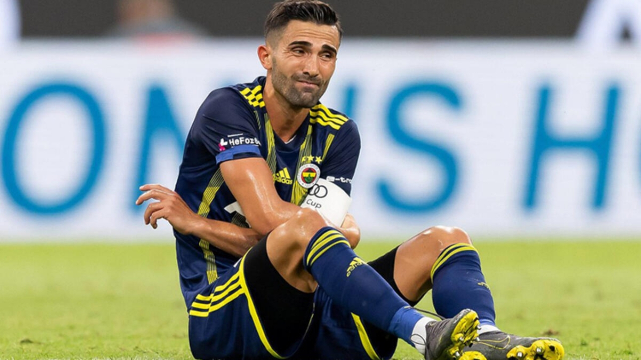Fenerbahçe'de sol bek krizi büyüyor